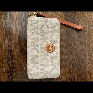 Michael Kors Wristlet